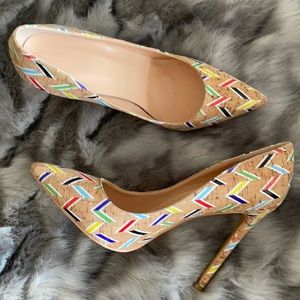 Wood like color-block heels